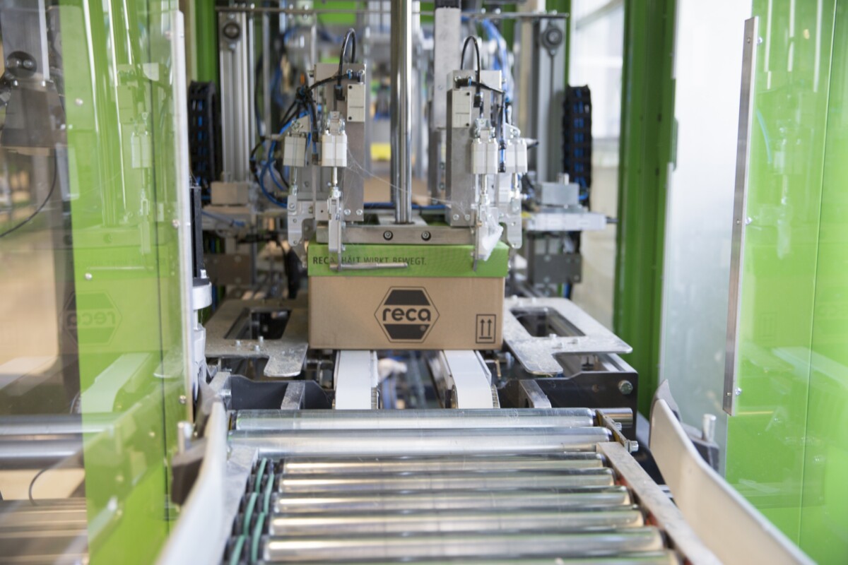 Машини за запечатване на кашони